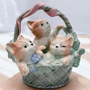NWT. The House of Lloyd Basket of Kittens